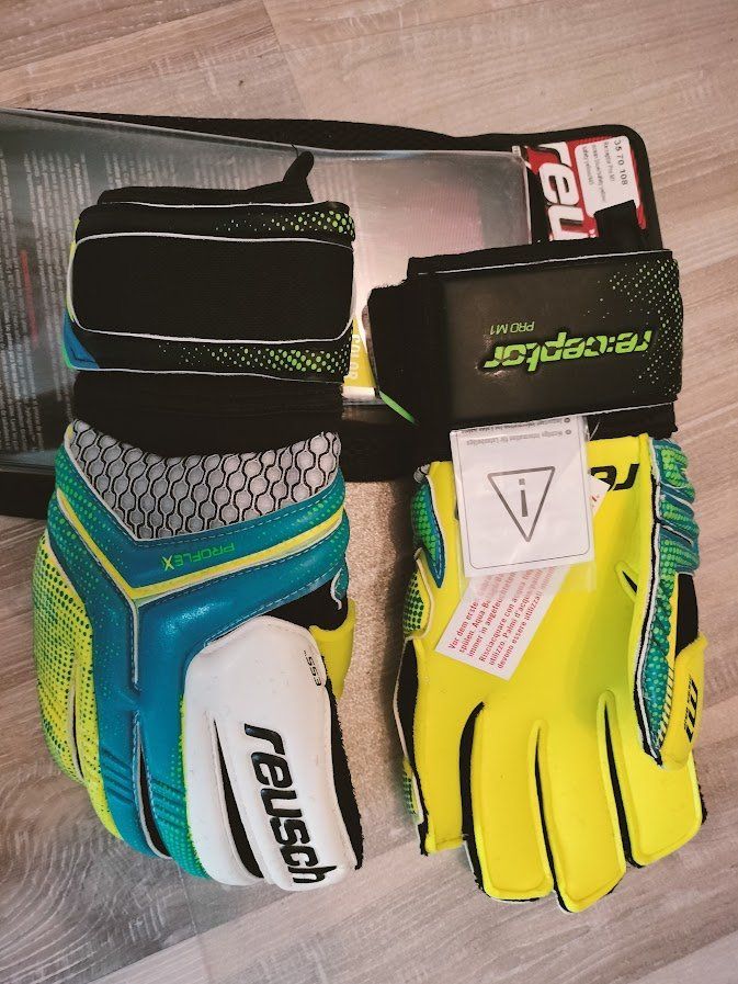 Reusch Guanti & manicotti: Reusch Torwarthandschuhe Grösse 9 statt Fr. 100.-- – Nuovo e nell'imballaggio originale da Oftringen venduto da Sportivo.ch 1