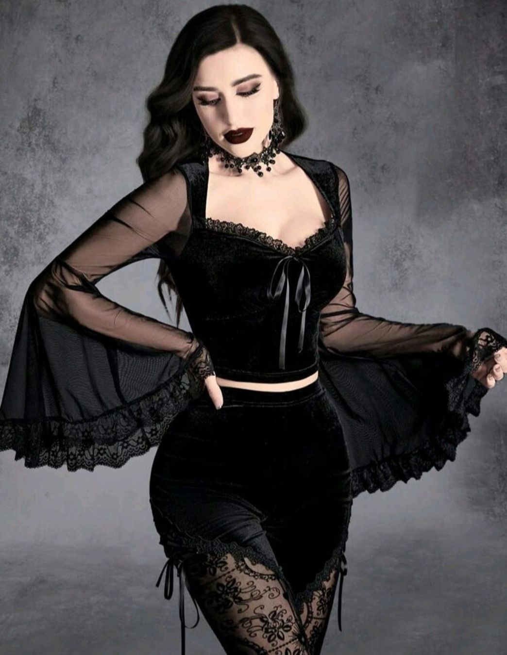 Camicette: Gothic Samtbluse m. Trompetenärmel Gr S – Usato da Münsingen venduto da BlackTears-3