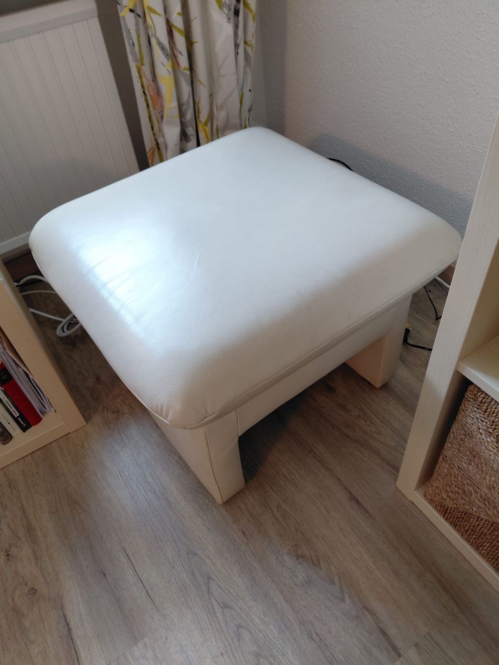 Sofas: echt Leder Sofa 2-er mit Hocker – D'occasion à Stallikon par Nessie6 4