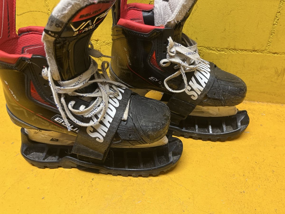 Pattini da ghiaccio: Skaboots - Kufenschoner mit Profilsohle – Nuovo (secondo la descrizione) da Greifensee venduto da Tomxxxx