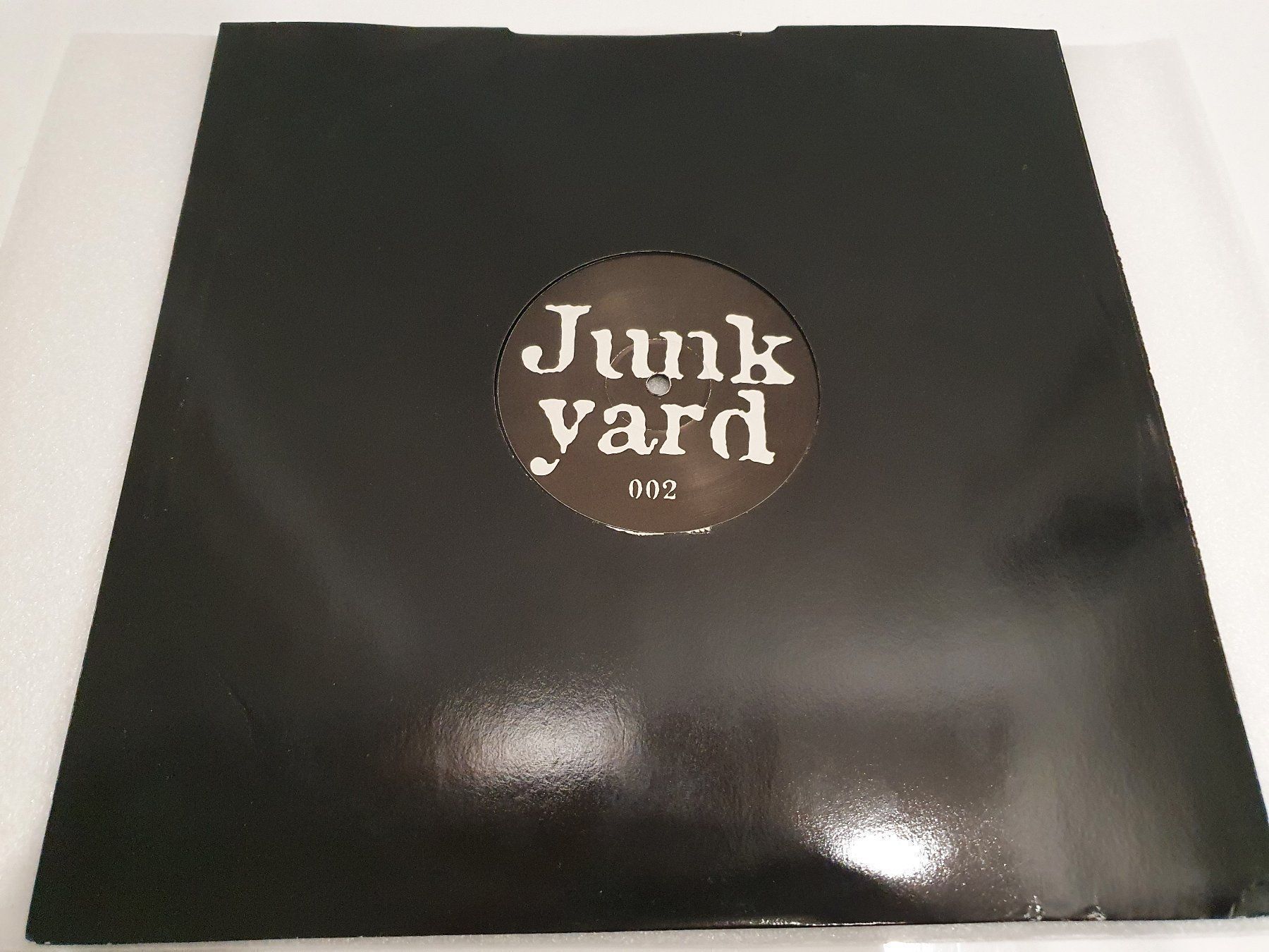 Dischi in vinile: Junk Yard – Junk Yard 002 (Techno, Tech House) – Usato da Uster venduto da Vinyl-Leidenschaft