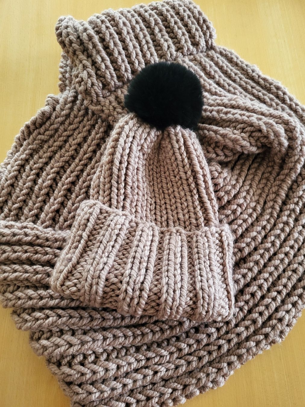 Hüte, Mützen & Caps: Mütze und Loop Set – Neu (gemäss Beschreibung) aus Balsthal von Vanja7