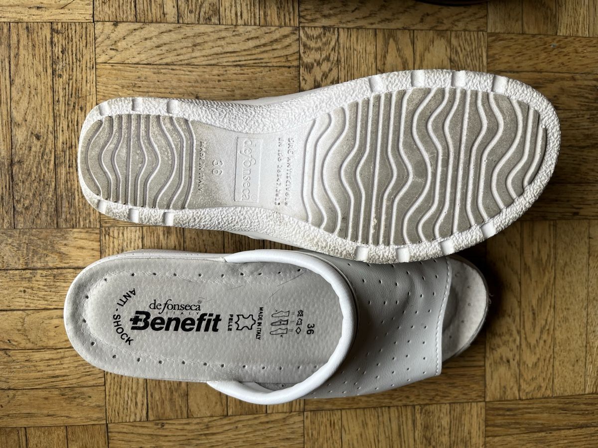 Scarpe da donna: De Fonseca Benefit Pantoletten Clogs Grösse 36 – Usato da Wetzikon ZH venduto da papi1899