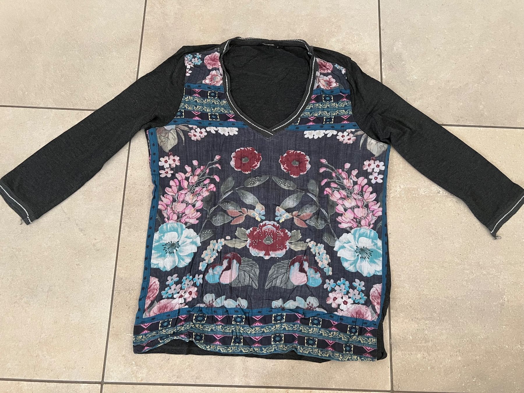 Desigual T-shirts: Desigual Gr. M – D'occasion à Münchenbuchsee par dani1113 5