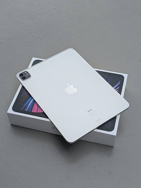 Apple Tablettes PC: iPad Pro 11", M1, Magic Keyboard – D'occasion à Gümligen par yasko_s1907 1
