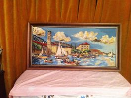 Handgesticktes Gobelinbild mit Hafenstadt und schönem Rahmen