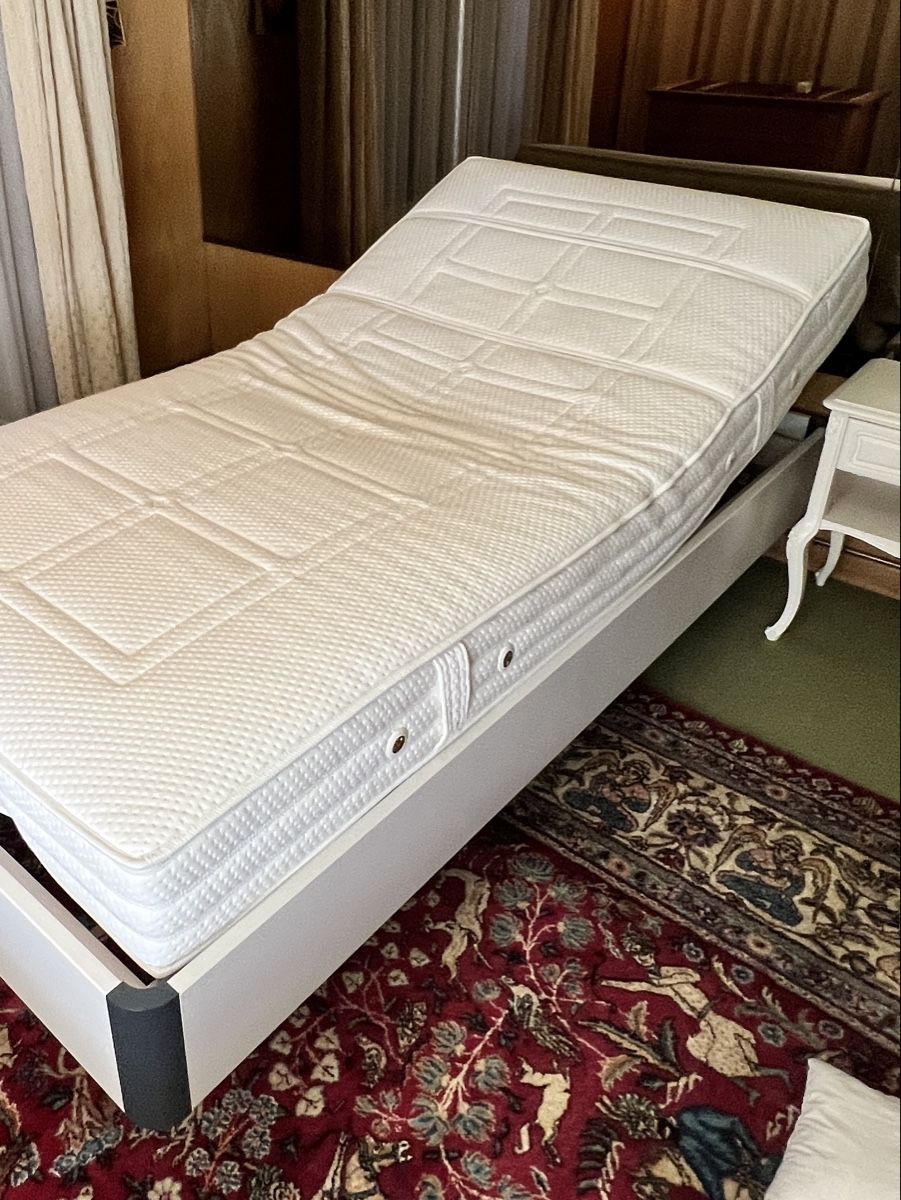 Letti: Superba Deluxe Bett gebraucht, Top Zustand – Usato da Lenzburg venduto da cs7_wj9v 1