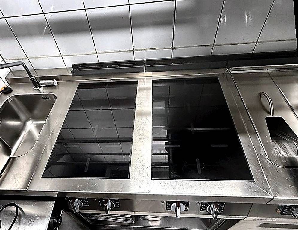 Cucine: Induktionsherd 4 Zonen 20 kW – Usato da Brunnen SZ venduto da den109