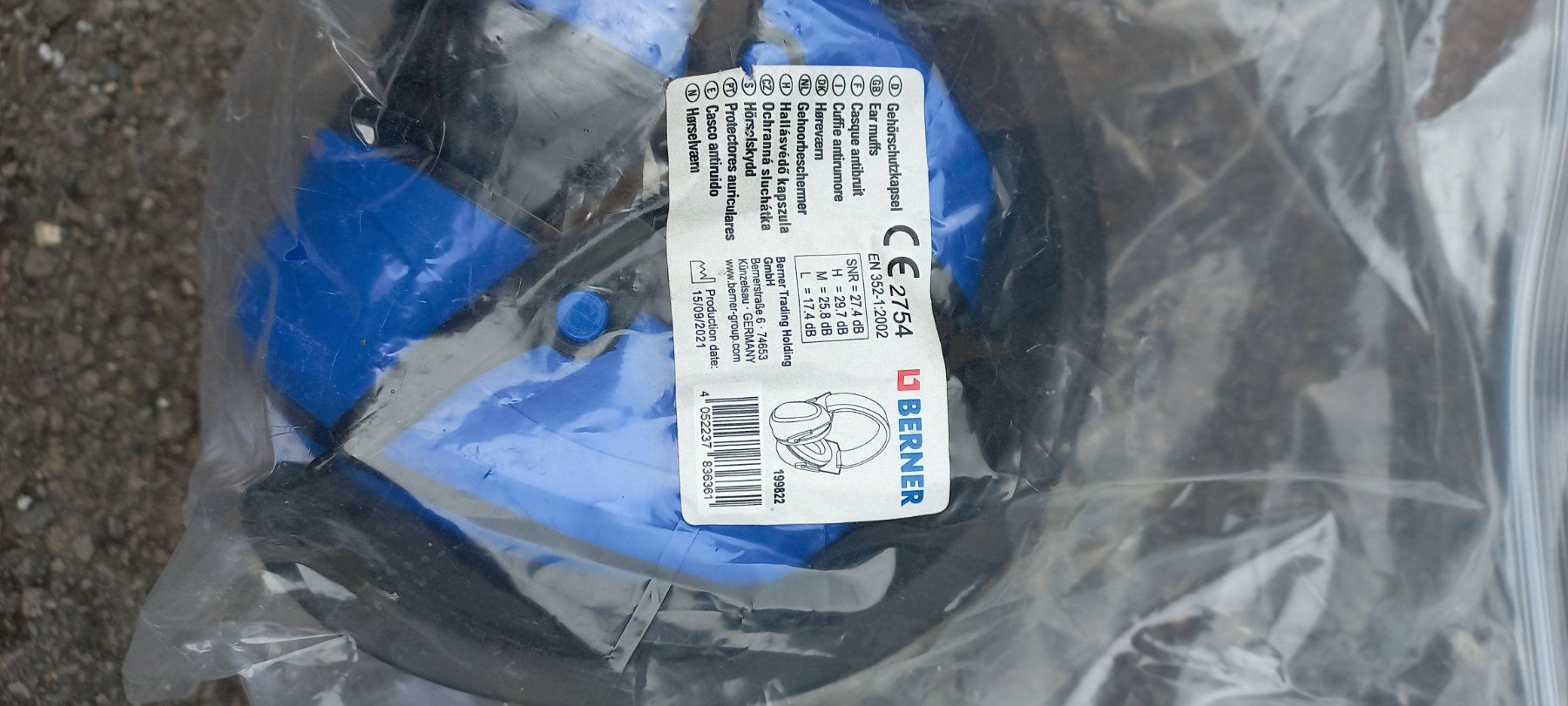 Lotti di vestiti: Materiale di protezione personale – Usato da Biasca venduto da LorisF. 4