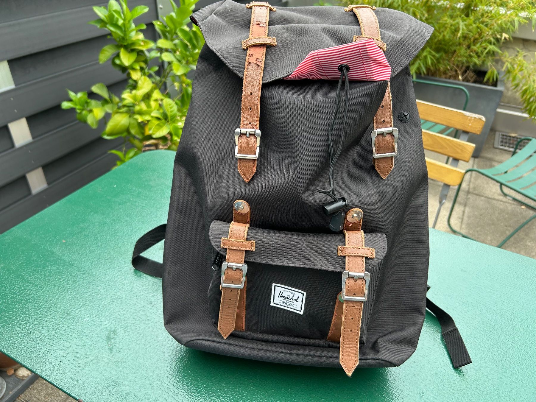 Herschel Zaini: Rucksack Herschel schwarz – Usato da Olten venduto da arcata