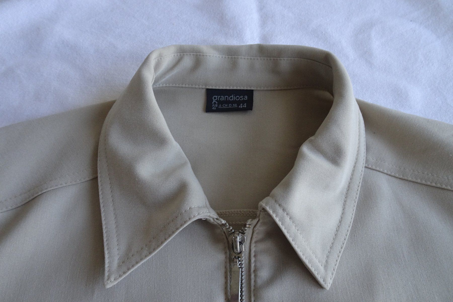 Gilet & Giacche senza maniche: Gilet beige Gr. 44 – Usato da Strengelbach venduto da schmetterling20 3