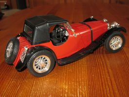 Jaguar SS100 Burago Kit mit geschlossenem Verdeck 1:18