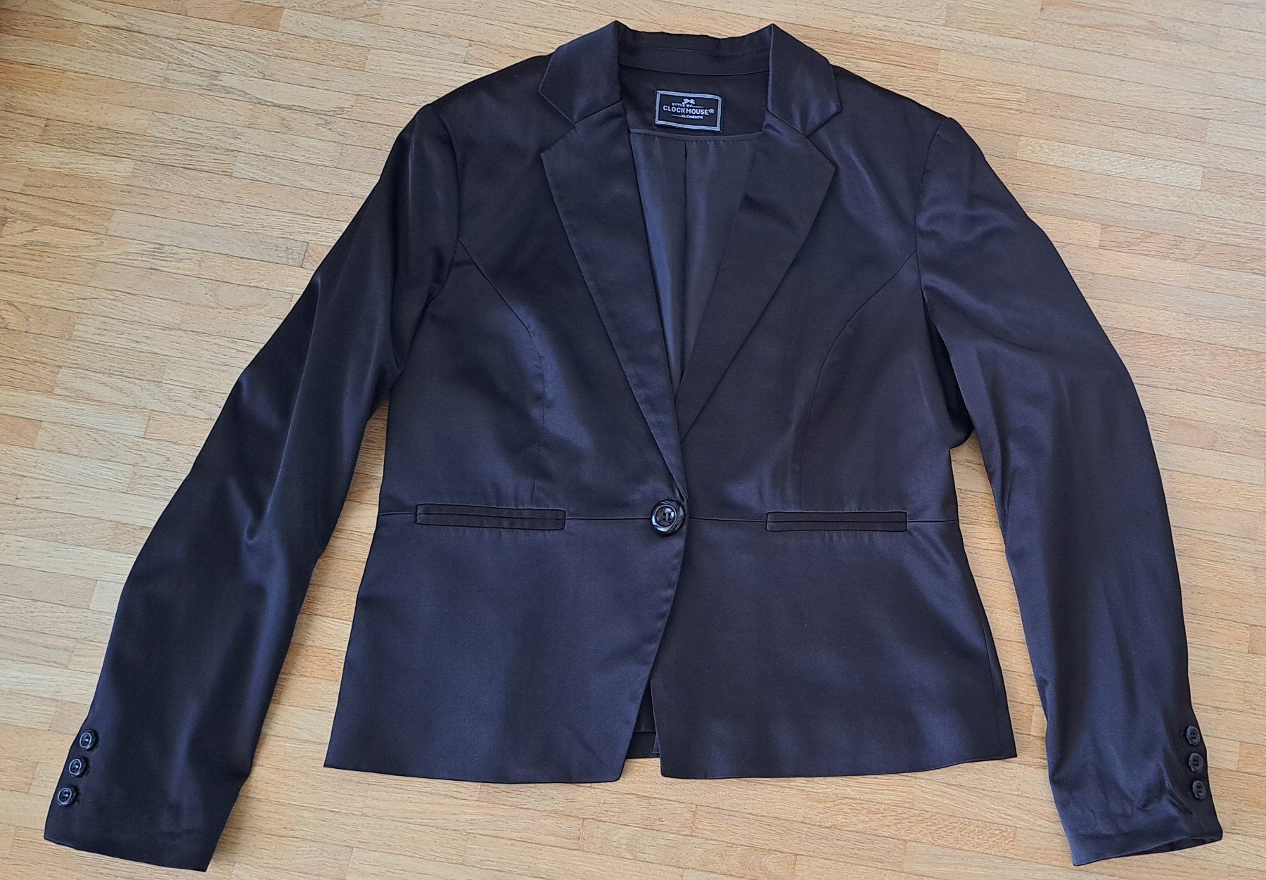 Giacche: Chique blazer noir satiné – Usato da Le Mont-sur-Lausanne venduto da olatiu