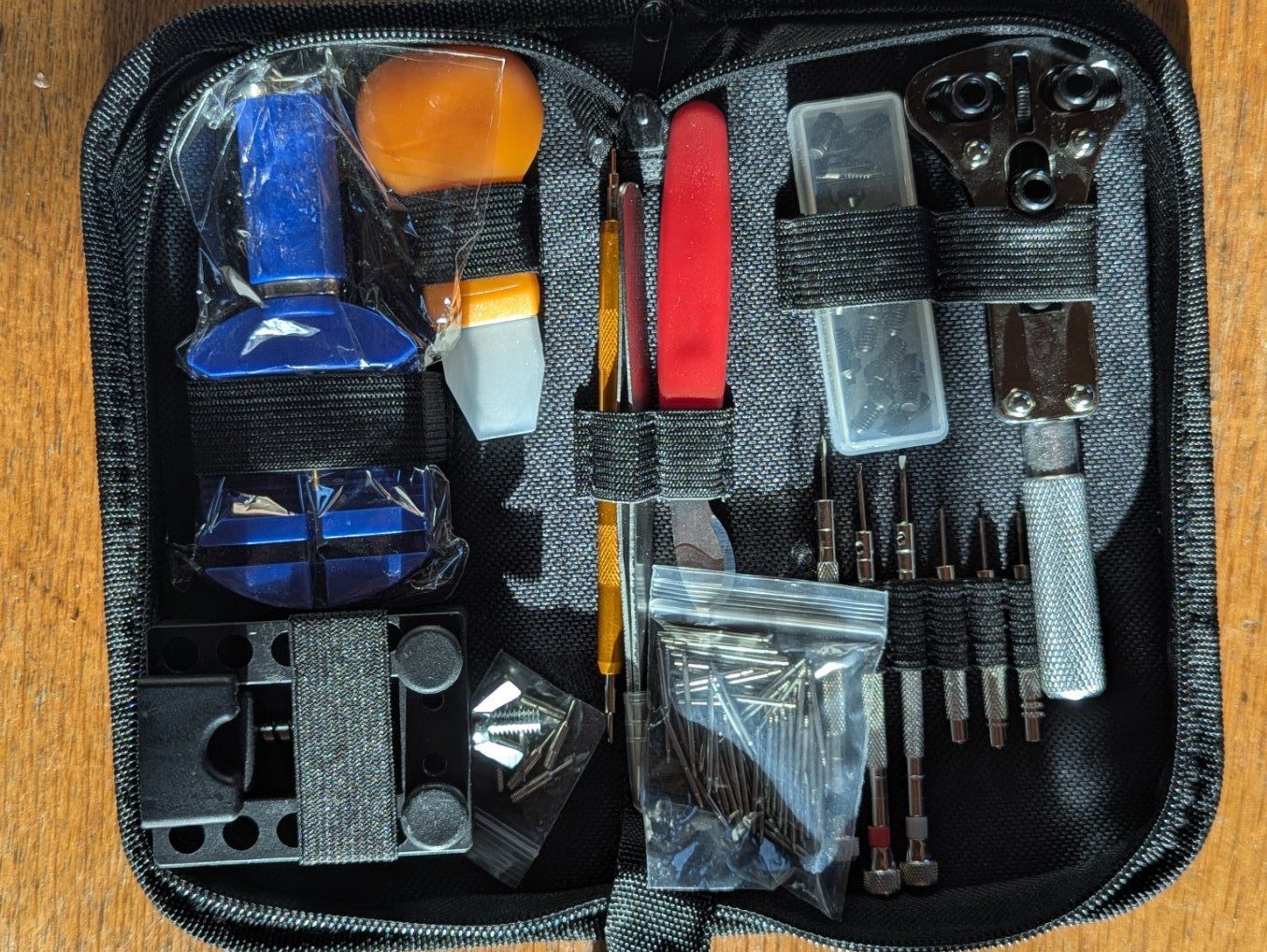Kit De Réparation Pour Montres 147 Pièces - Outils Horloger Avec Tournevis Et Ouvre-boîtier - Neuf
