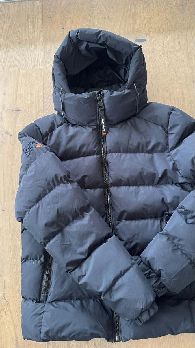 Superdry Giacche: Winterjacke Super Dry Gr.M – Usato da Moosseedorf venduto da mswalker 1