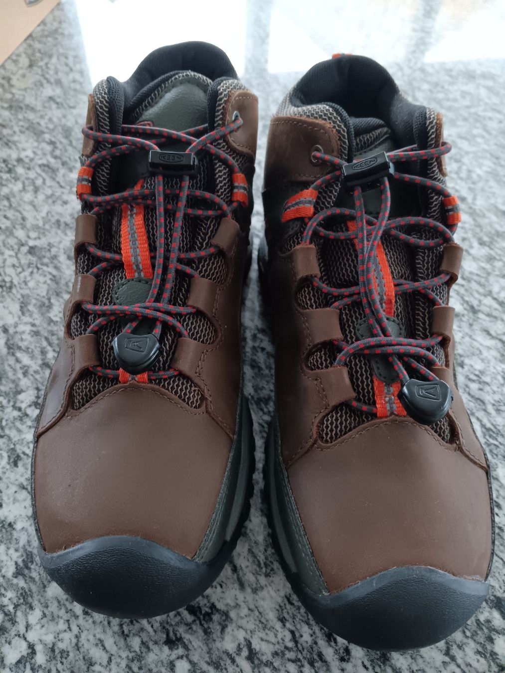 Keen Scarpe per ragazzi: Keen Targhee Mid Wanderschuhe, Gr. 35, NEU – Nuovo e nell'imballaggio originale da Kappel SO venduto da Flo25