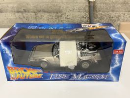 Delorean DMC 12 Back to the Future Sunstar 1/18
