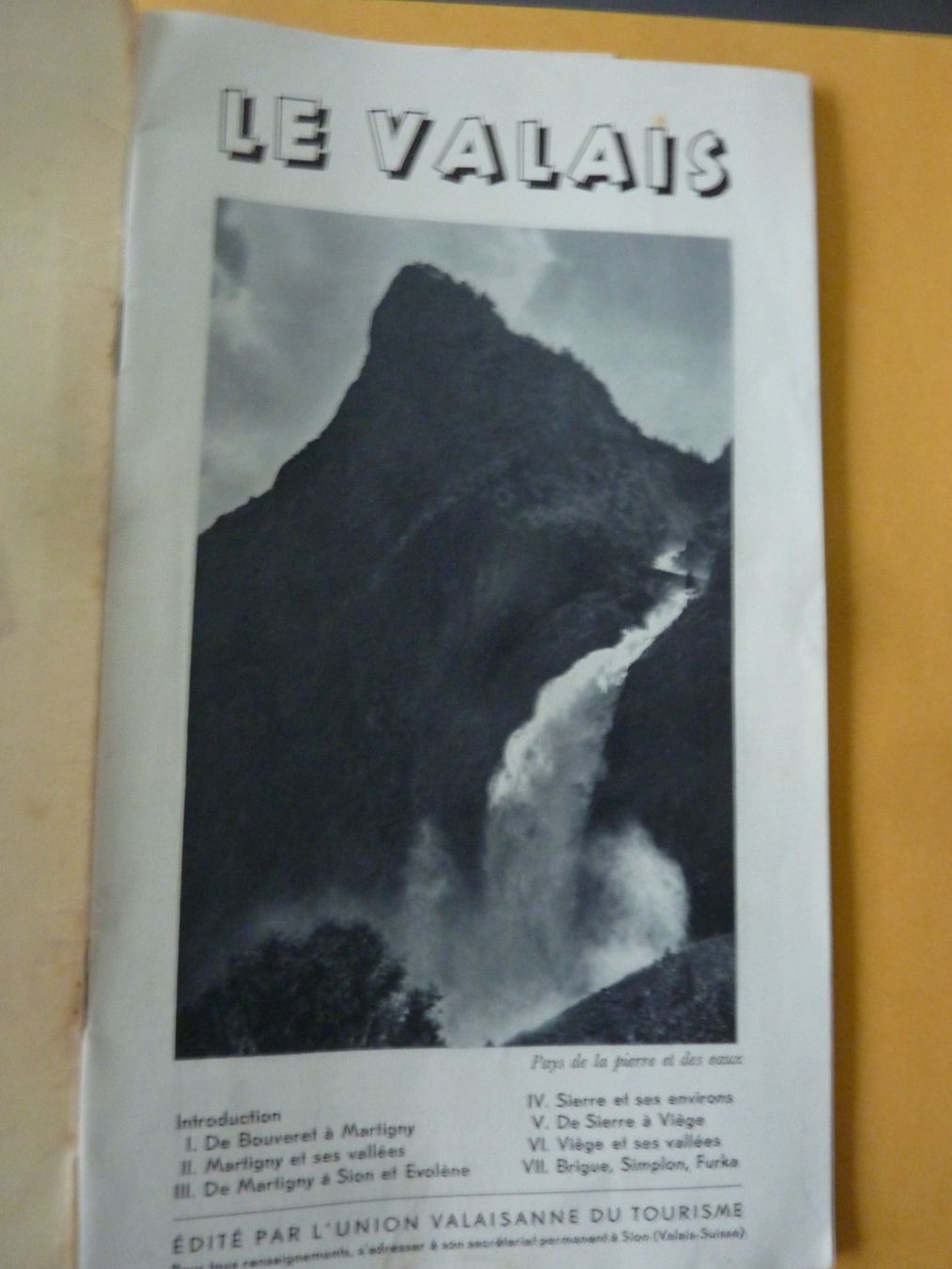 Libri: LE VALAIS SUISSE. DAS WALLIS SCHWEIZ. PROSPEKT – Usato da Zürich venduto da Rrehsuah 1