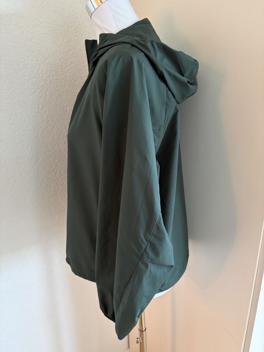 Uniqlo Jacken: Uniqlo light jacket – Neu (gemäss Beschreibung) aus Münchenstein von ArleneLM 1