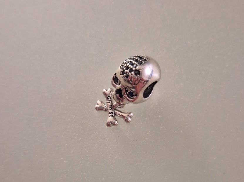 Ciondoli: Silber Charm Totenkopf +Garantie – Nuovo (secondo la descrizione) da Rotkreuz venduto da Carbone_Bijou-Shop 1