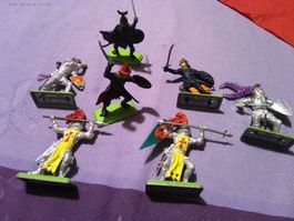 BRITAINS Ritterfiguren, Mittelalter, 7 Stk. Konvolut