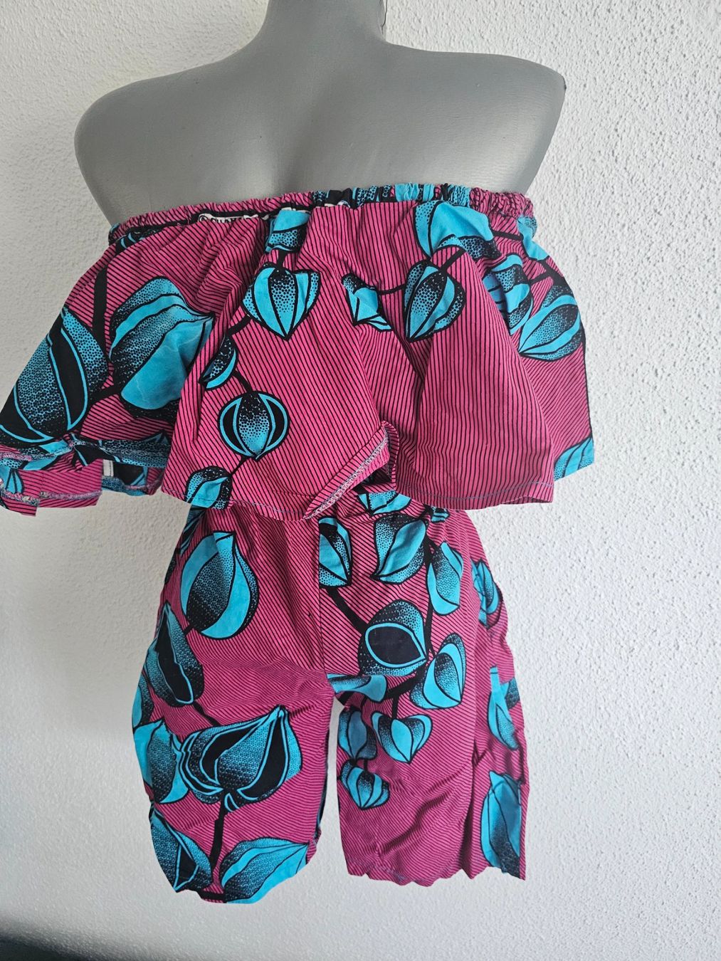 Tute: Jumpsuit Floral.  Grösse XS – Usato da Kriessern venduto da Bugggyyy 1