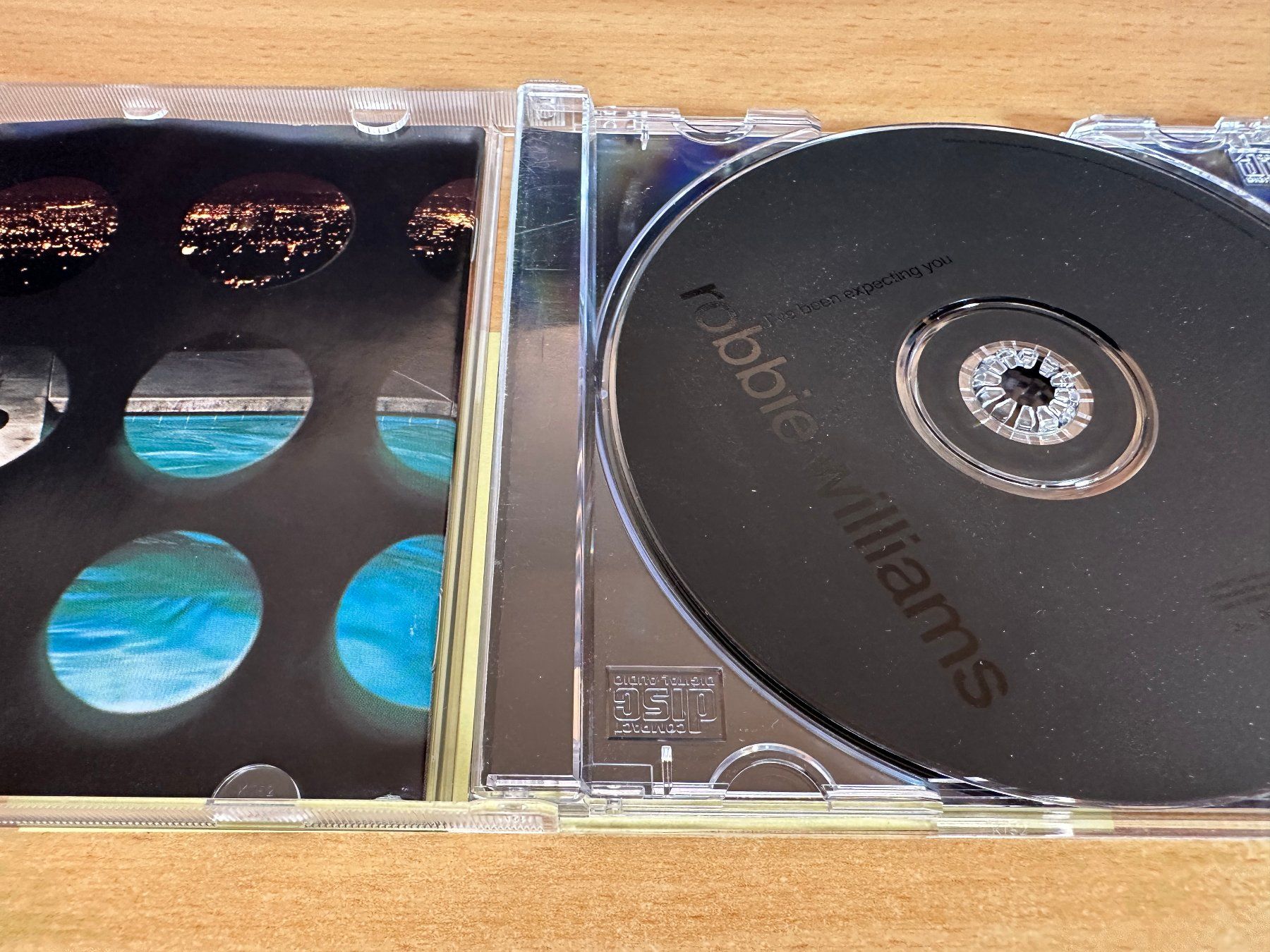 CD: Robbie Williams – I've Been Expecting You – Usato da Rikon im Tösstal venduto da Alpenmutz 2