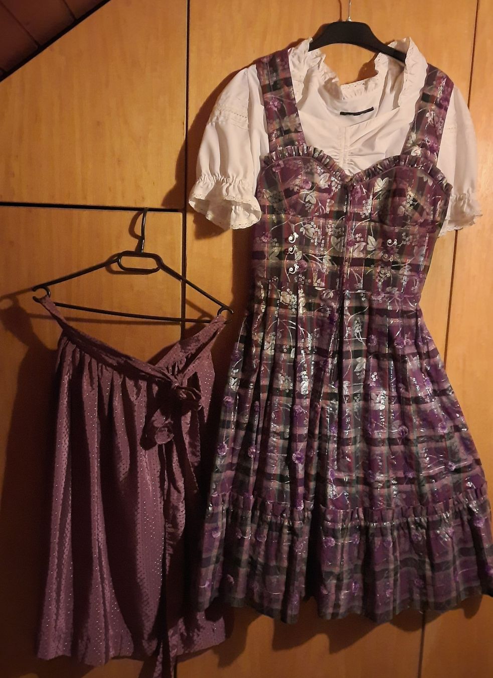 Vestiti: Edles neues Dirndl Gr. 38 – Nuovo (secondo la descrizione) da Derendingen venduto da Susu63 2