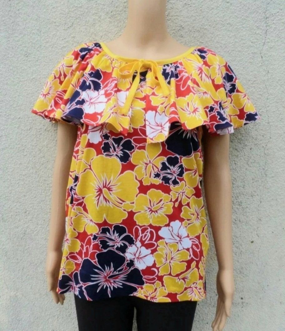 Saint Laurent Top: Top Yves Saint Laurent vintage – Usato da Chêne-Bourg venduto da chsandra34 2