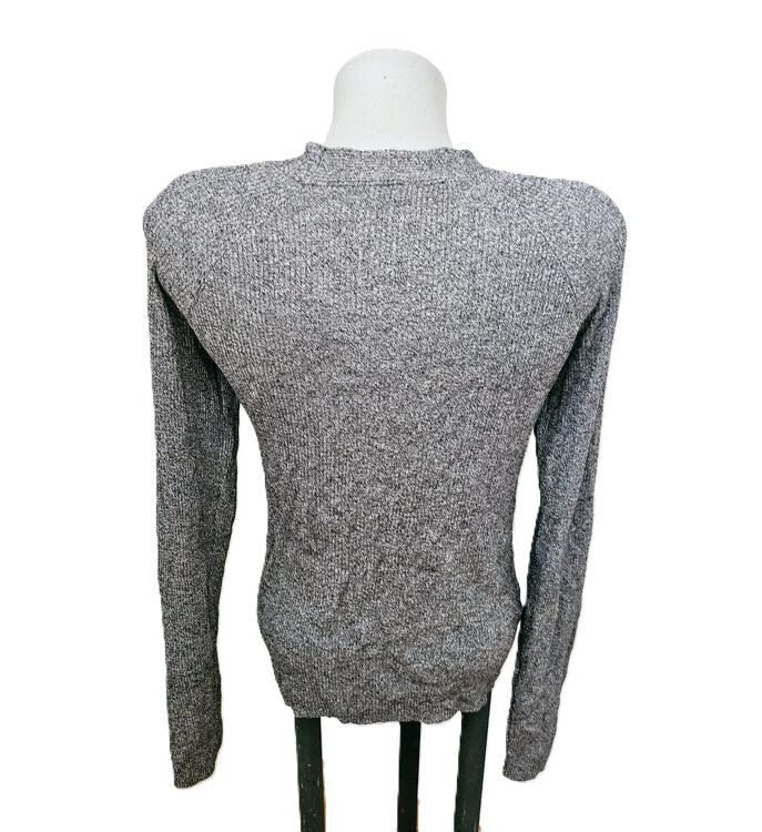 Maglioni & Felpe: leichter Strick Pullover sexy Ausschnitt ca. M grau meliert – Usato da Füllinsdorf venduto da Sunnebliemli7 1