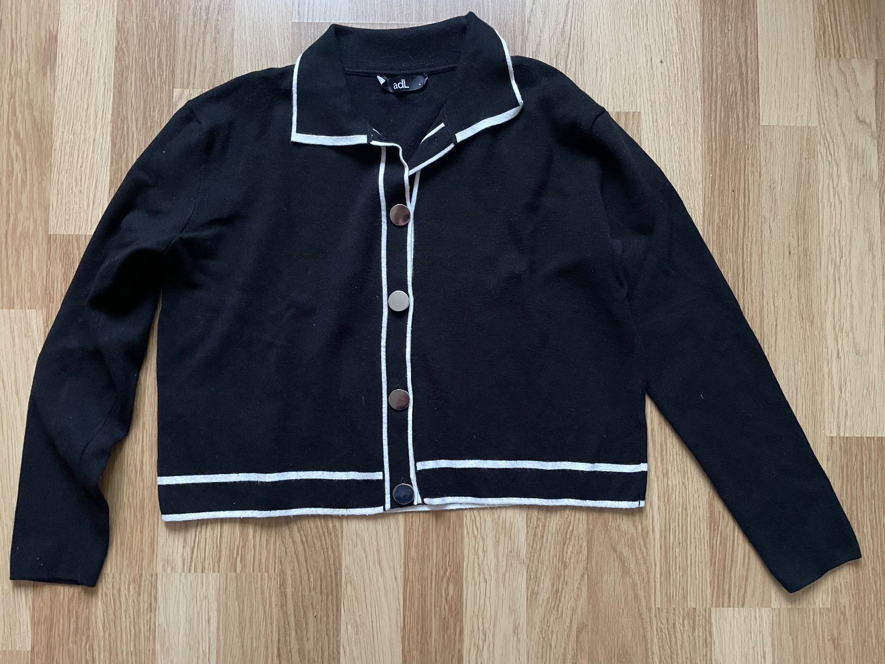 Pullover & Sweatshirts: Schwarze Pulli/Jacke, Marke adL, Grösse L – Gebraucht aus Zürich von min_dlk5