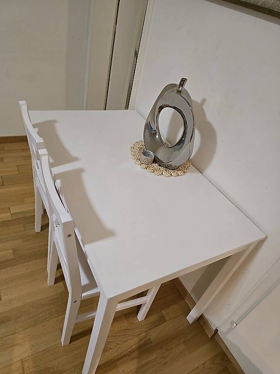 Set de table et chaises: Esstisch Set mit 4Stühlen – D'occasion à Münchenbuchsee par Arasy13 1