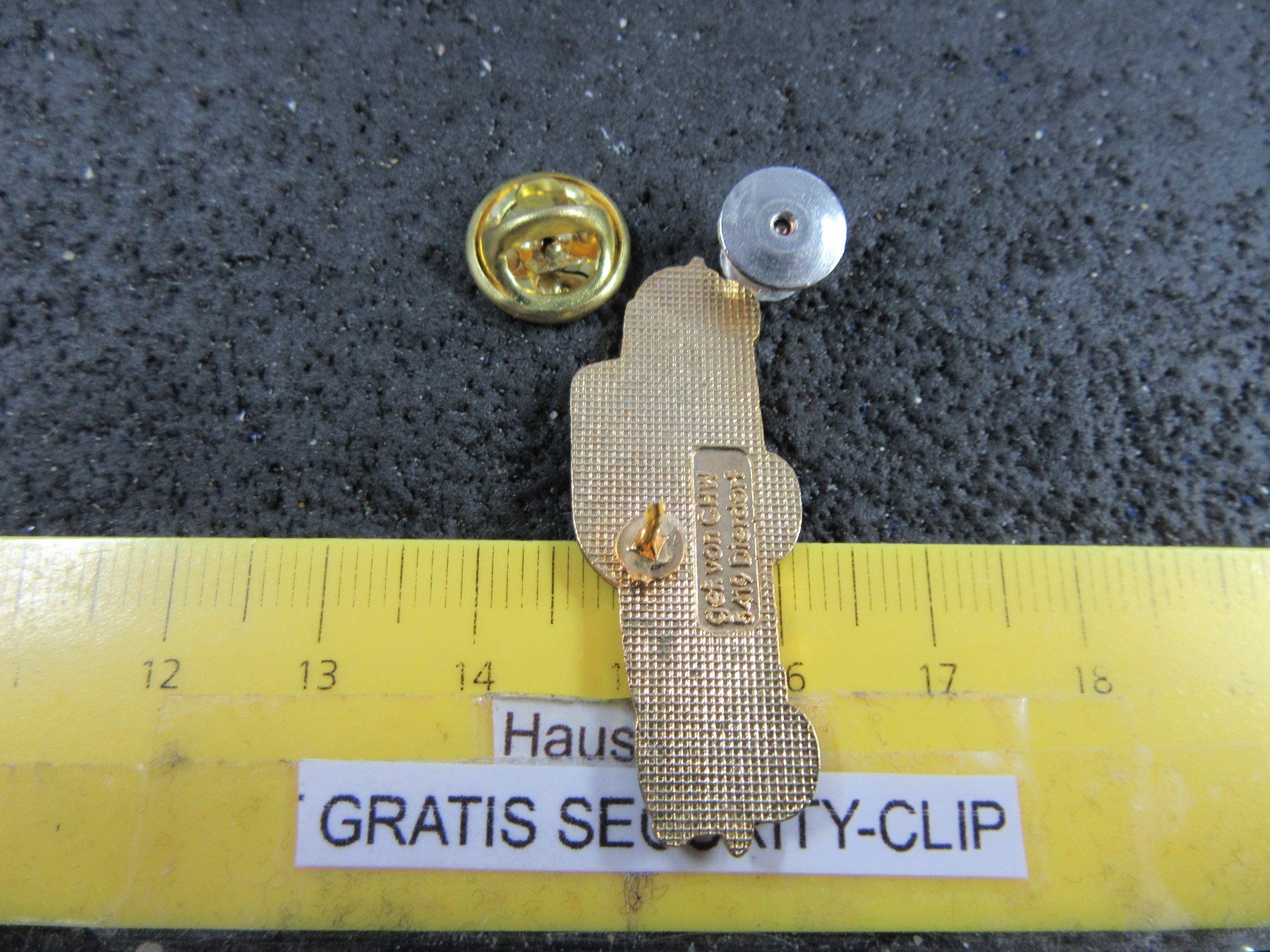 Austin Plaketten & Abzeichen: AUSTIN HEALEY ROADSTER CABRIO AUTO PIN MIT SECURITY-CLIP – Gebraucht aus Ettingen von Hausi4711 1