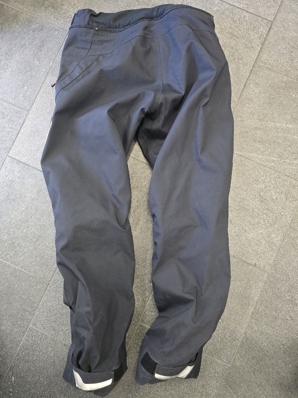 BMW Pantaloni: BMW Motorradhose Grösse 54  – Difettoso da Schlatt TG venduto da Andis3 1