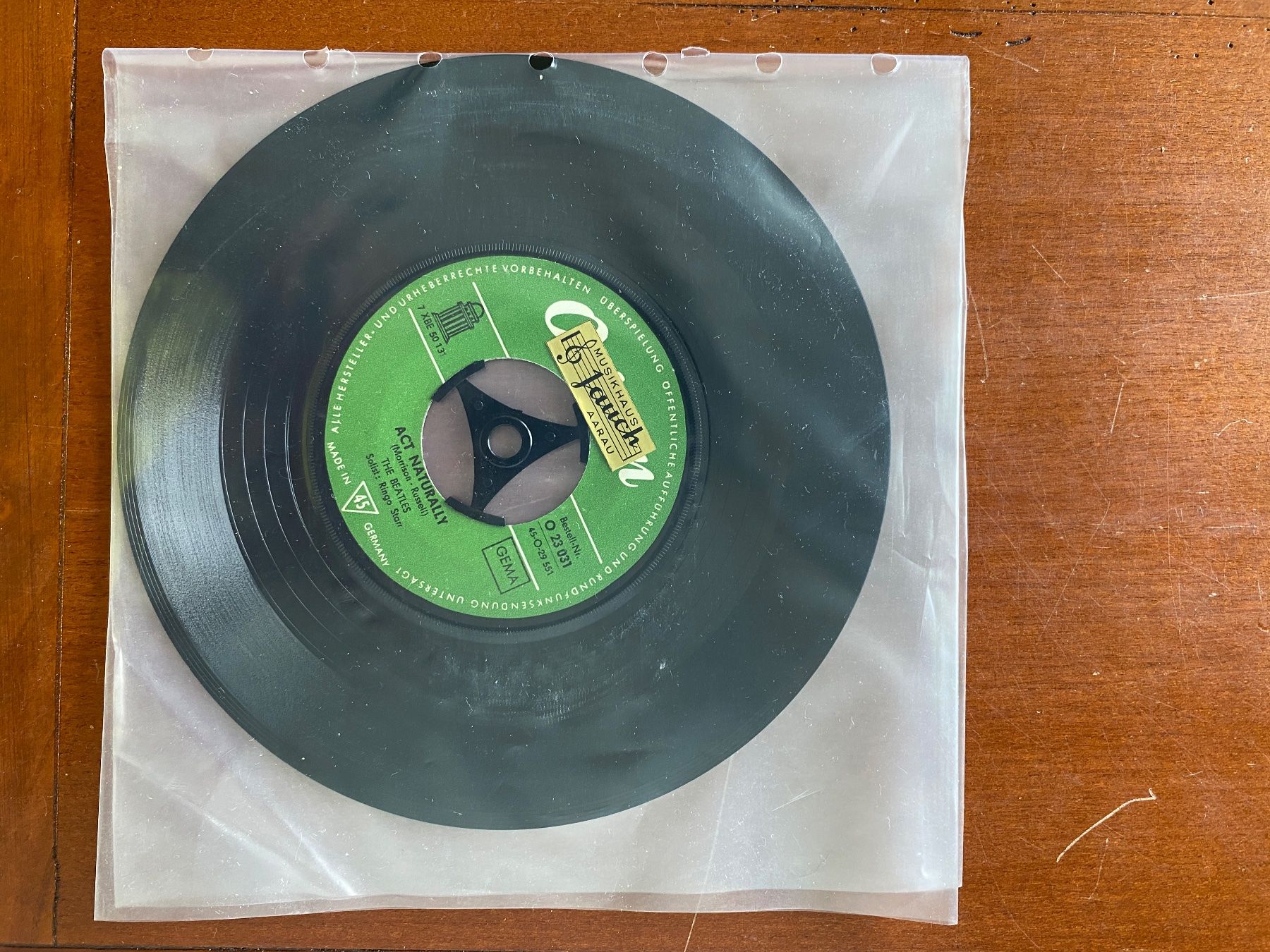 Schallplatten: The Beatles - Act Naturally / Yesterday - 7" 45 Odeon single – Gebraucht aus THERWIL von Fcbbasel 1