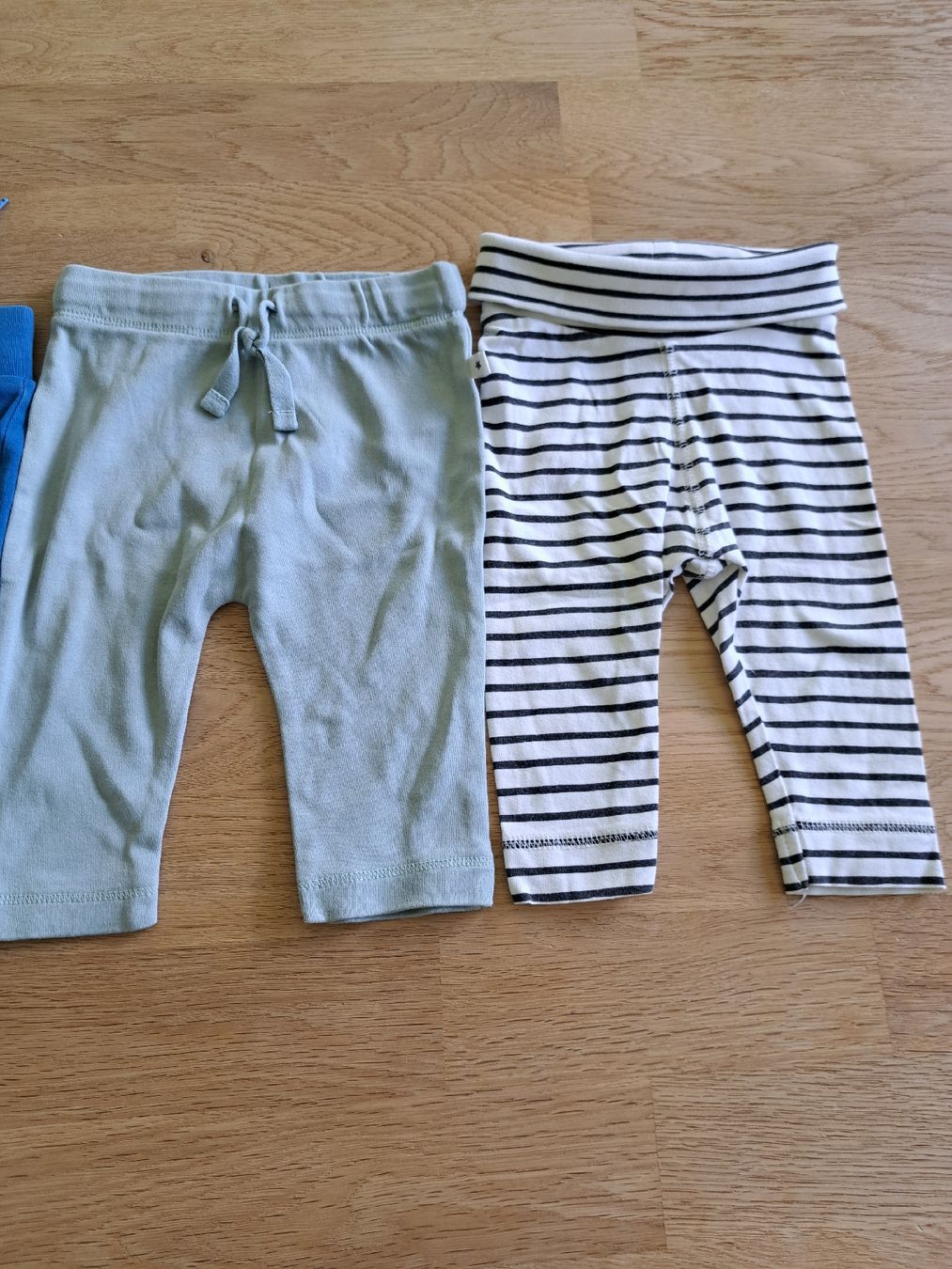 Mexx Hosen: 4 Baby Hosen Grösse 62 – Gebraucht aus Bergdietikon von Staphylococcus 1