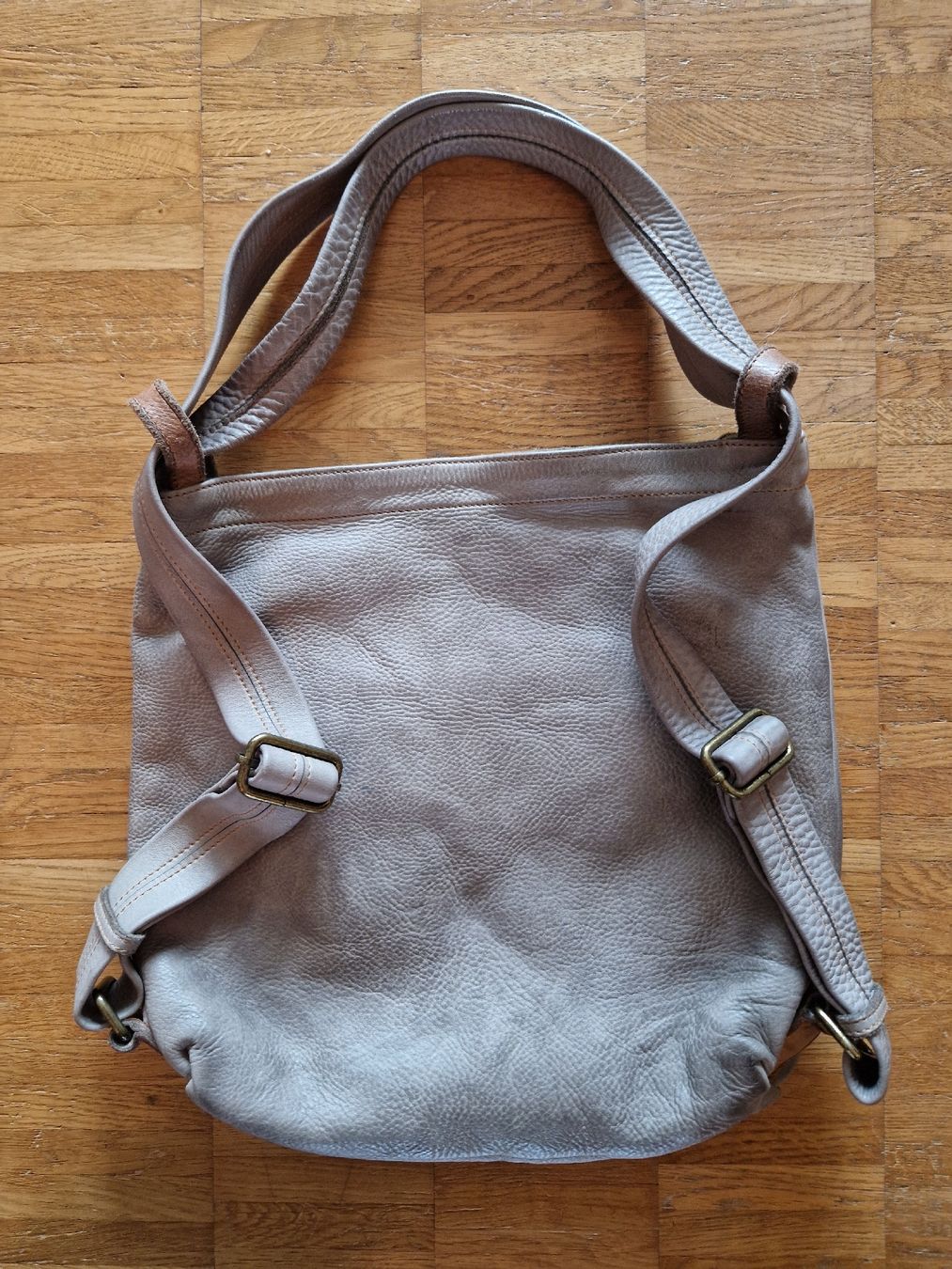 Taschen für Damen: Ledertasche/Rucksack von Bayside, grau, Top Zustand – Neu (gemäss Beschreibung) aus Kloten von somsing 2