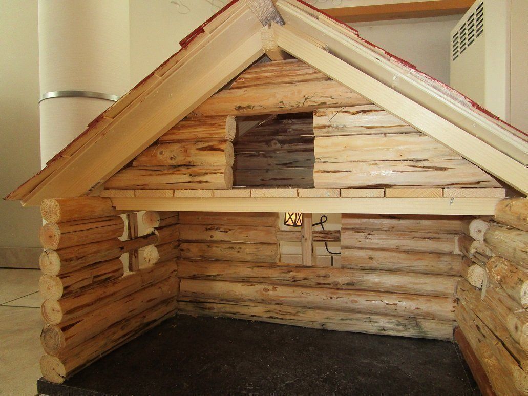 Articoli in legno: Krippe im Blockhausstil – Nuovo (secondo la descrizione) da Erlinsbach venduto da Bgig