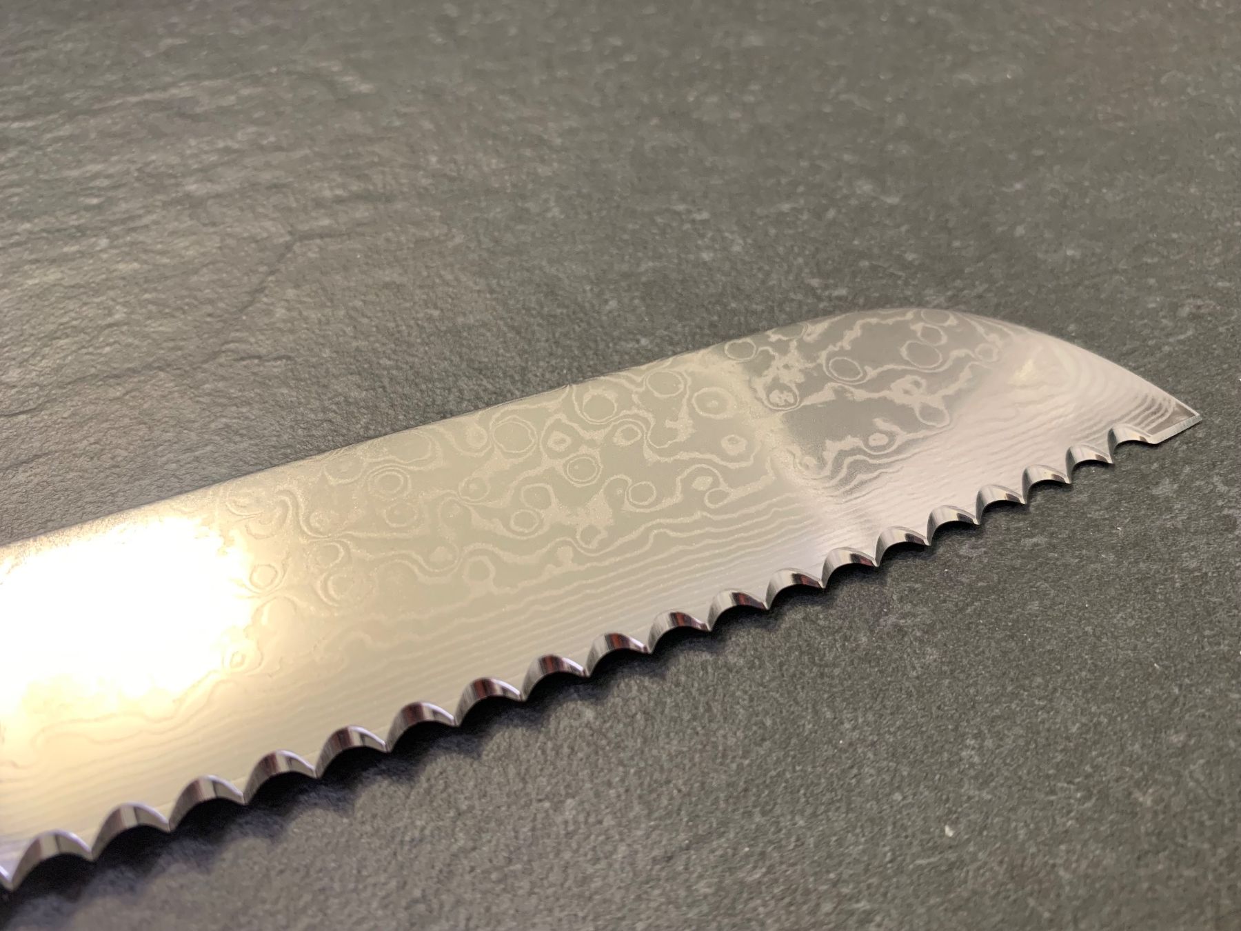 Coltelli da cucina: Brotmesser mit Holzgriff – Nuovo e nell'imballaggio originale da Aarburg venduto da 2..0 2