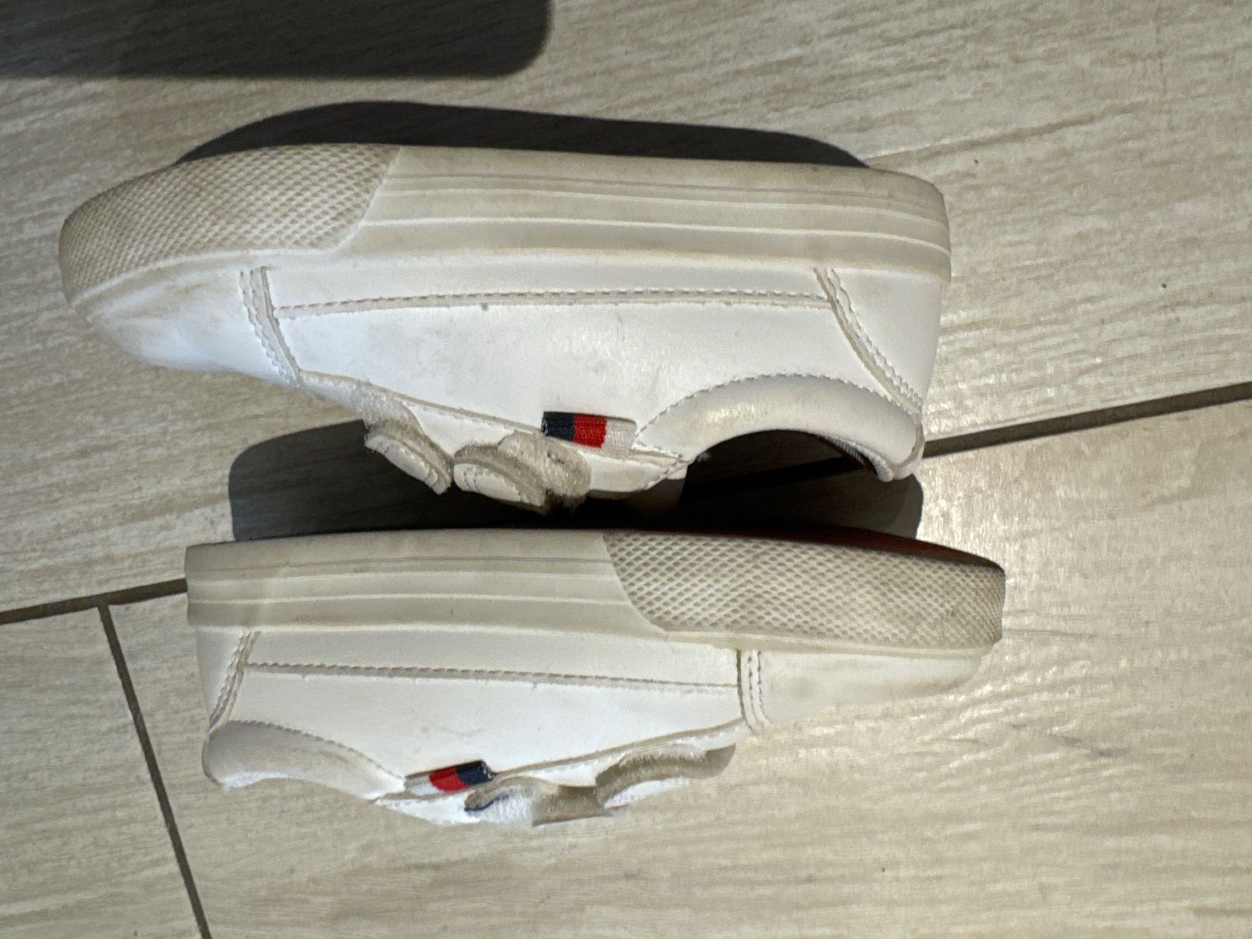 Next Scarpe per ragazzi: Next Turnschuhe weiss Gr 24.5 – Usato da Gelterkinden venduto da Familienferien 1