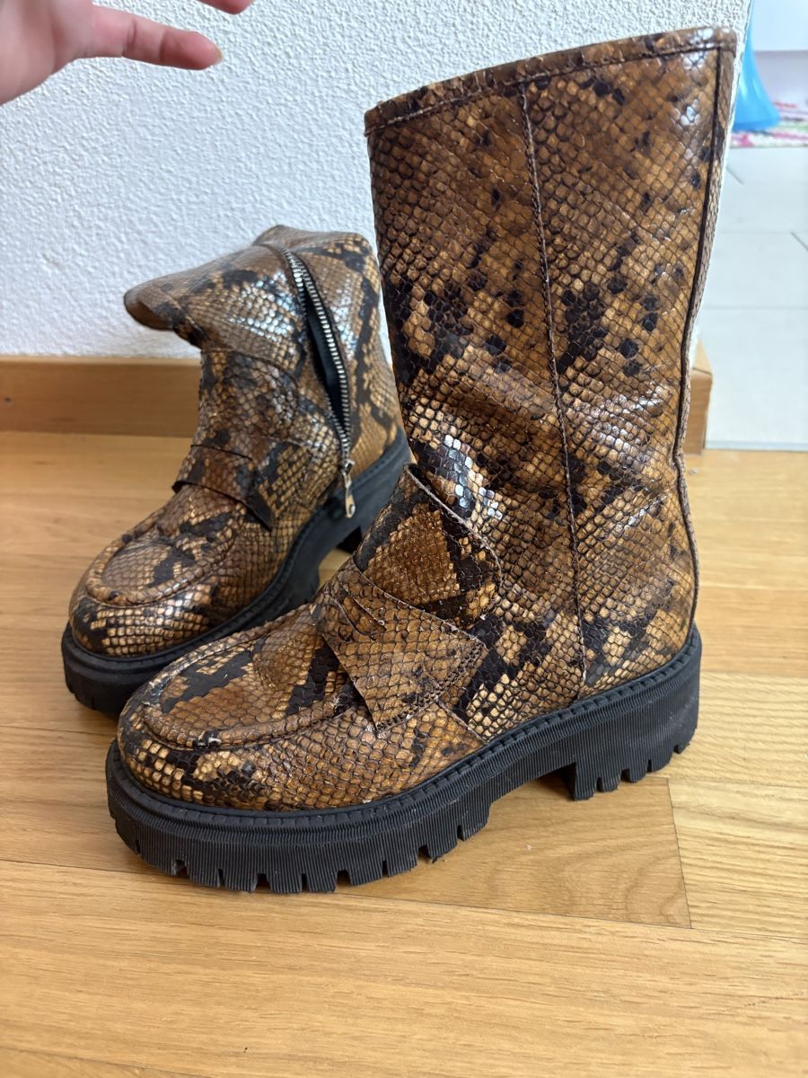 Scarpe da donna: Stiefel – Usato da Zürich venduto da Esperanto 1