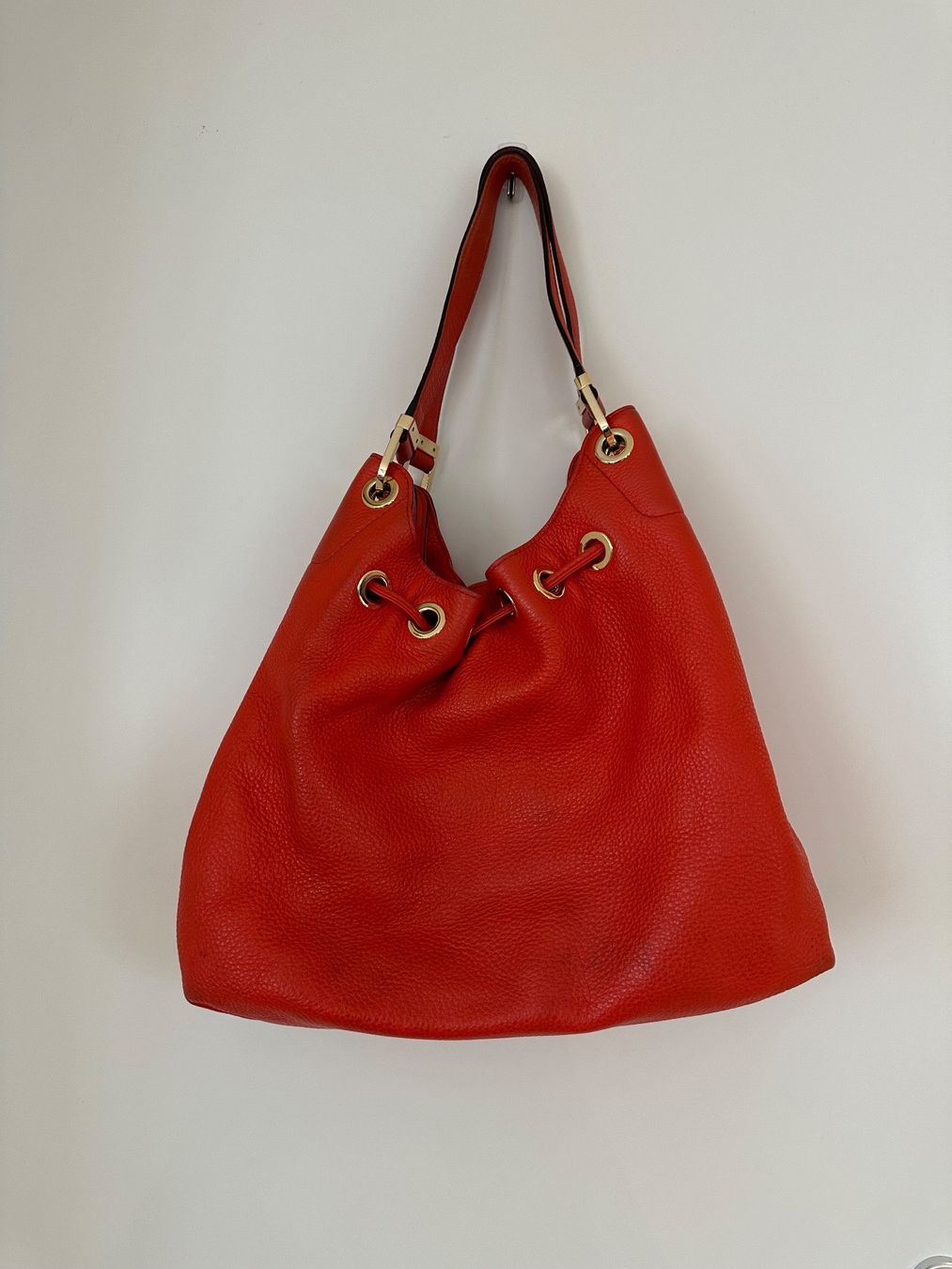 Michael Kors Taschen für Damen: Rote Orange MK Handtasche Leder Beuteltasche (Medium) – Gebraucht aus Hurden von rac_wyf8 2