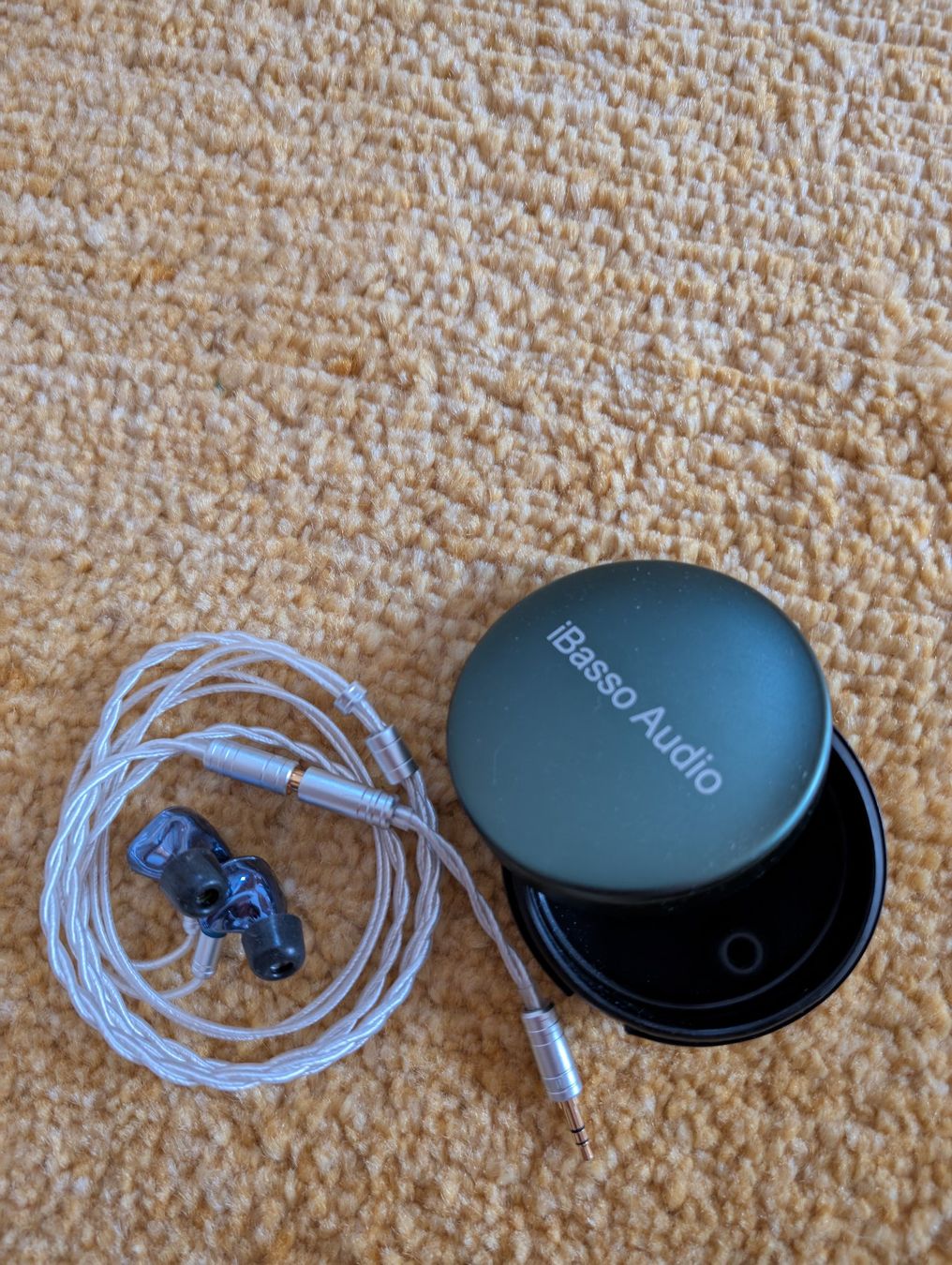 Cuffie: in-ear  Kopfhörer iBasso IT01s NEU – Usato da Thusis venduto da Feldis