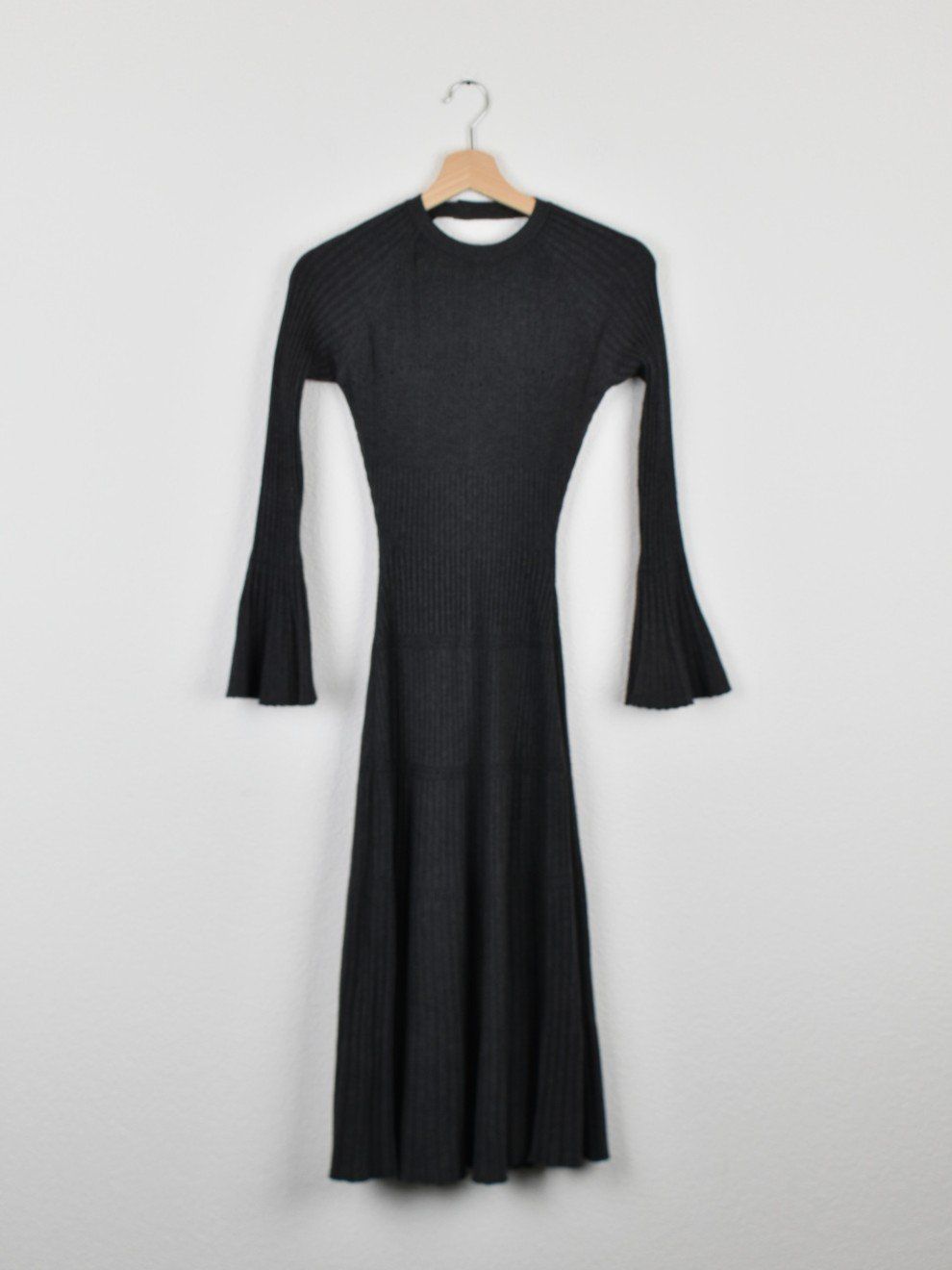Sandro Robes: Sandro Rippstrick Kleid, grau, Gr.36 – D'occasion à Nürensdorf par 2ND_STORY