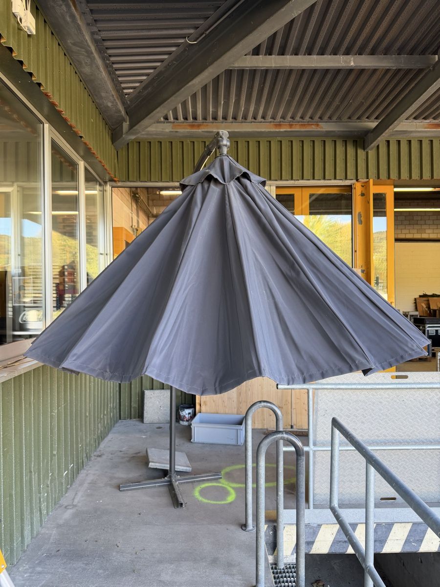 Parasols: Sonnenschirm – D'occasion à Vogelsang AG par Spoerri_1980 2