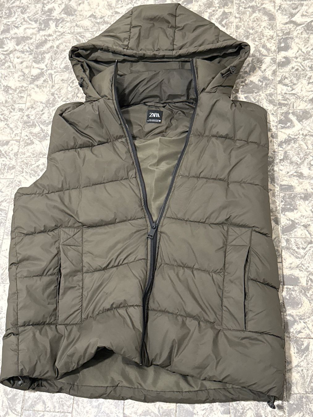 Zara Gilets & Westen: ZARA Gilet M – Gebraucht aus Amriswil von used2use