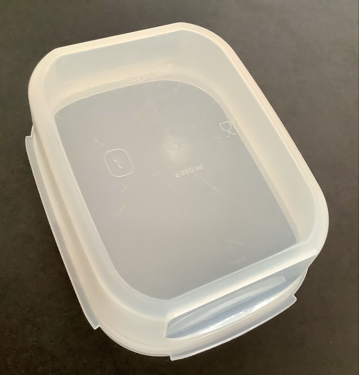 Tupperware Recipients et similaires: Vorratsbehälter Tupperware 860 ml mit Siebeinsatz und Deckel – D'occasion à Züberwangen par benjause 2