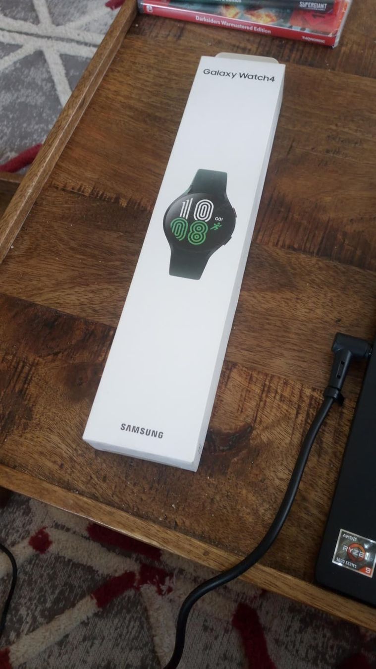 Samsung Smartwatch: Samsung Galaxy Watch 4 – Neuf avec emballage d'origine à Freienstein par clearcutcaptain