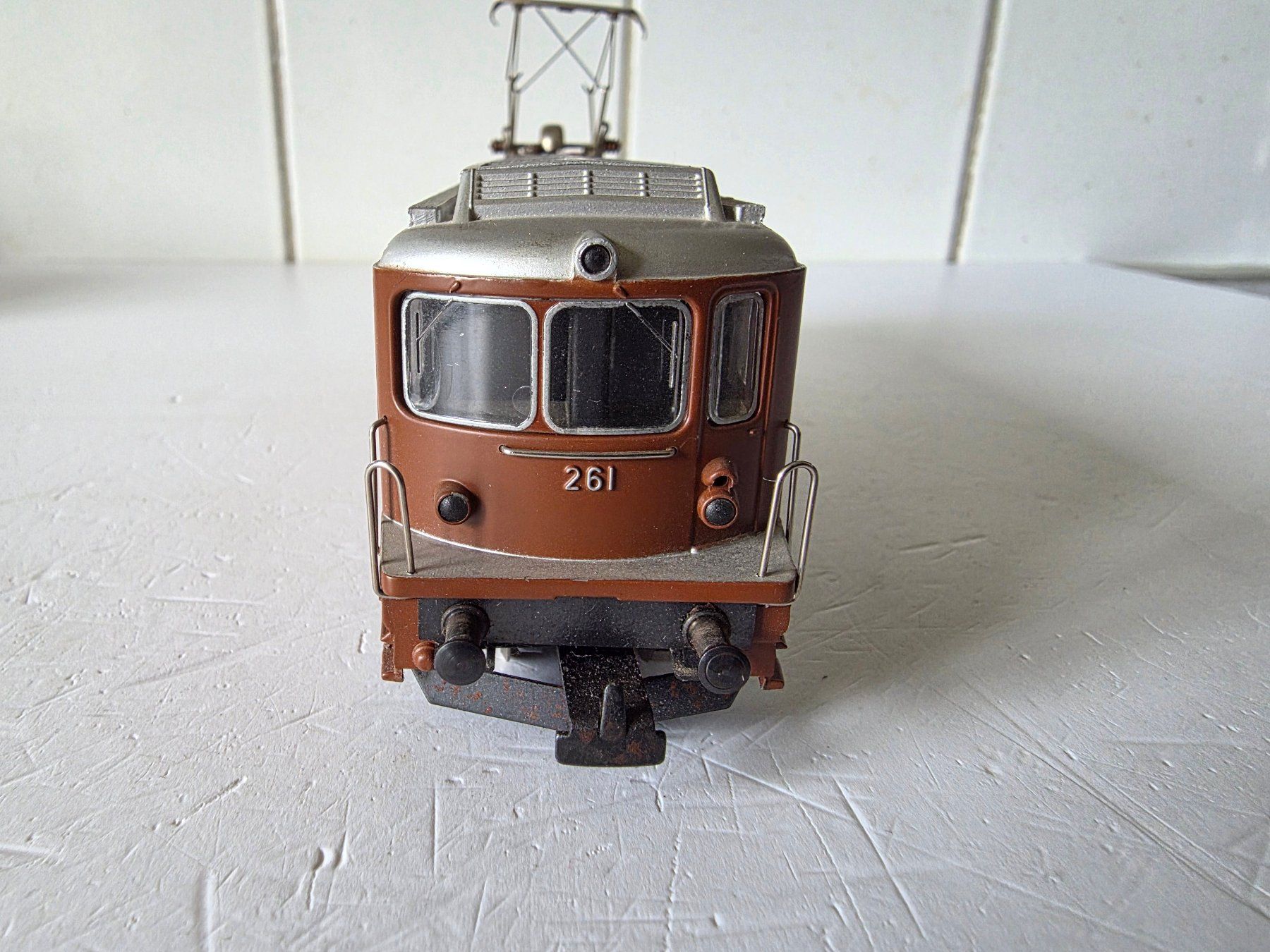 Hag Modellini di ferrovie: E-Lok BLS Re 4/4, Lok-Nr. 261 – Usato da Seuzach venduto da Loeckeli01 2