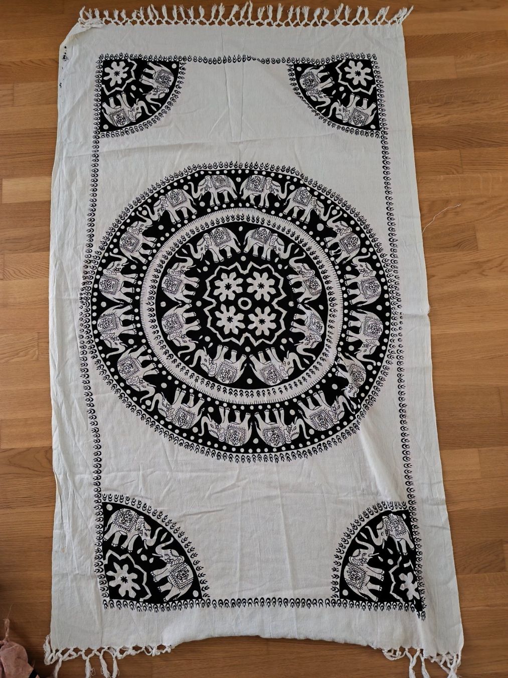 Tappeti: Wandbehang/Tuch Deko – Usato da Näfels venduto da ChocolateMuffin 3